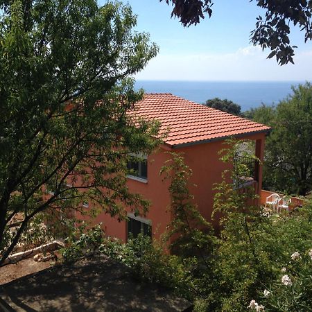 Holiday Home Orange Utjeha Exterior photo