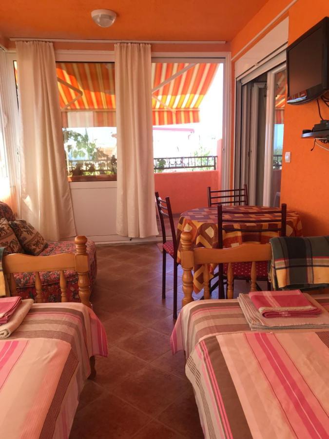 Holiday Home Orange Utjeha Exterior photo
